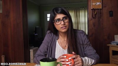Monsters of Cock - Sean Lawless - Mia Khalifa - Rico Strong - Charlie Mac - Il primo trio con un cazzo mostruoso di Mia Khalifa