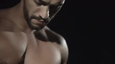 Video "Arad Winwin Full Black" di Andrew Christian
