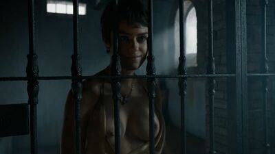 Розабелла Лауренти Селлерс (Game of Thrones-тің 5-ші маусымының 7-ші сериясындағы 2015 жылғы жалаңаш көріністері)