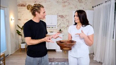 Sophia Burns - Séance de décompression [2022, Ados, Massage, Huile, Gros cul, Fellation, Hardcore, Que du sexe, HD 1080p]