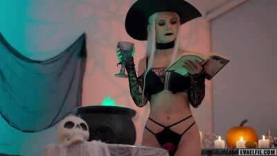 [Onlyfans.com] Ева Елфі — Ева-відьма