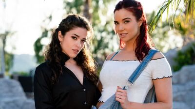 Jayden Cole, Victoria Voxxx - Amore a distanza