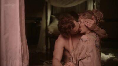 Rosamund Pike nua na série «Mulheres Apaixonadas» (2011)