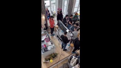 Cemre Baysel. Plan filmowy „Aşk Filmi”, 1 kwietnia 2023 r