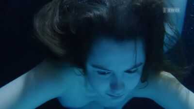 Annina Walt desnuda - Eva (2018) HD 720p Ver en línea