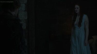 Sophie Turner - «Game of Thrones» (2015) - 5.ª temporada / 7.º episódio (s05e07) Nua? Sensual!
