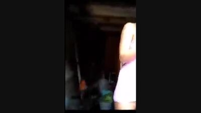 Junge Mädchen in der Nackt-Sauna