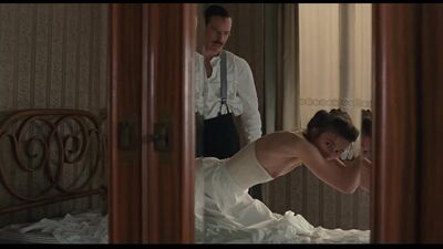 Keira Knightley desnuda. Azotes en la película «El método peligroso» | Naked Keira Knightley. Flogging | Las tetas de Keira Knightley