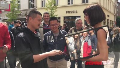 Performance de Milo Moire sin censura en HD / Milo Moire vuelve a la carga con «Mirror Box»: ARTE SIN CENSURA
