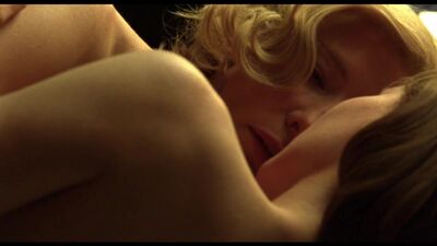 Rooney Mara e Cate Blanchett nuas no filme «Carol» (2015)