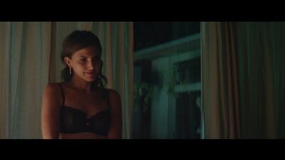 Sophie Kargman desnuda - The Girlfriend Game (2015) HD 720p Ver online / Софи Каргмэн - Игра подружки