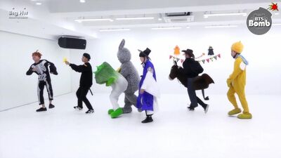 [BANGTAN BOMB] BTS – « 21st Century Girl » (Entraînement de danse, version Halloween)