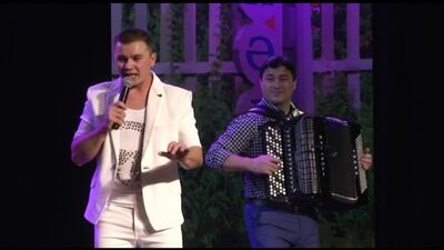 Ebrü Hebriyev - «Um par de taças em forma de cisnes»