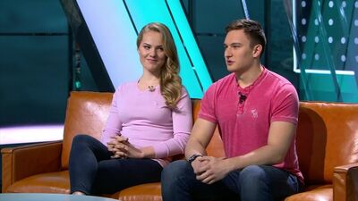 La jugadora de hockey Angelina Goncharenko en el programa «Noche continental» de KHL TV