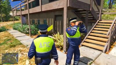 ¡UN AGENTE DE TRÁFICO SE HA COMPRADO UN MERCEDES DEPORTIVO EN GTA 5 MODS! PATRULLA DE TRÁFICO, LA VIDA REAL, RESEÑA M