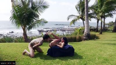 Janice Griffith i Small Hands [Na świeżym powietrzu / Mineta, Głęboki lodzik, Tatuaż, Na plaży, Ogolona, Wytrysk na klatkę piersiową]