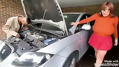 Velma z dużym biustem