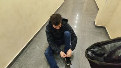 B'V: ¡SE PASÓ POR EL CENTRO COMERCIAL EN CALZONCILLOS!