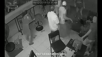 Betrunkene Touristen aus Russland haben in Pattaya Mitarbeiter einer Bar zusammengeschlagen