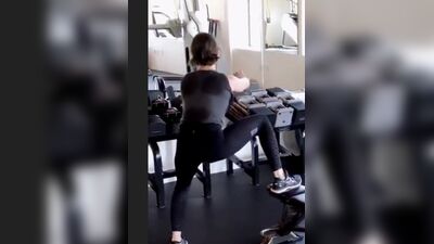 Alison Brie abana o rabo no ginásio