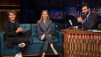 Kristina Asmus i Ivan Yankovsky o kręceniu sceny intymnej w filmie „Tekst”. Wieczorny Urgant (24.10.2019)