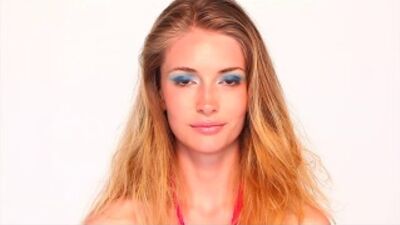 Yasemin ALLEN para a revista ALL