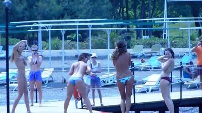 Striptiz od COMEDY WOMAN. nagie dziewczyny