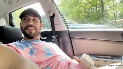 Белгісіз адам оны істеп жатқан жерінен ұстады, сондықтан ол оны жыныстық қатынасқа тартып, ішіне шашып жіберді