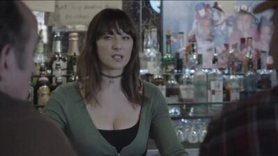 Mikki Milkovich dans une scène coupée de la saison 4 de la série « Shameless »