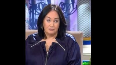 A Larysa Guzeeva diz palavrões. Ela resmunga, está insatisfeita, insatisfeito, insatisfeito. Puta, puta
