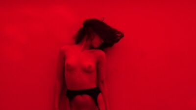 Naga modelka Aliya Amirova (Aliya Lando) 18+ Erotyka Fetysz Porno – nagie piersi dziewczyny „Malbek – Wszystko, czego potrzebuję”
