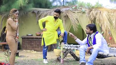 Zoya Rhotore, Desi Tadka, scene di nudo
