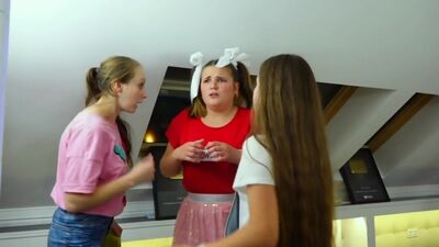 [Леді Діана] ЩО З'ЇЛА ЛУША? НАМ ДІСТАЛОСЯ ВІД НЯНІ
