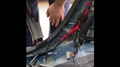 Як же без синьої ізоляційної стрічки, навіть у новій Kia K5. @shmeksi_utka