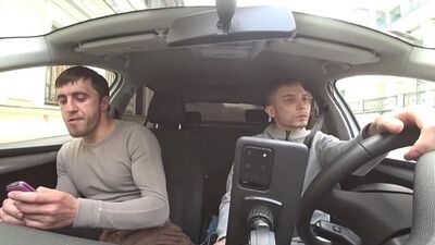 Un Daghestanais, Murad, a agressé un chauffeur de taxi pour 400 roubles (vidéo complète)