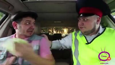 Une parodie de « Desposito » où le chauffeur de taxi russe dit « merci »