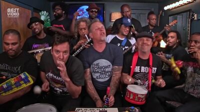 Jimmy Fallon, Metallica et The Roots interprètent « Enter Sandman » (avec des instruments de classe)