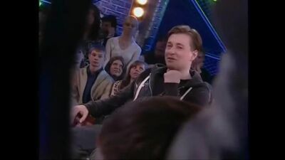 Sergei Bezrukov lit le poème « Le feu bleu s'est propagé » (S. A. Essenine)