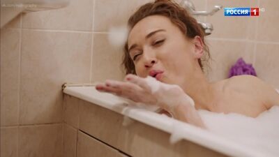 Alexandra Vlasova, Alexandra Bulycheva - «La reina de las nieves» (2020) - Temporada 1 / Episodios 1 y 2 en HD 1080p ¿Desnuda? ¡Qué sexy!