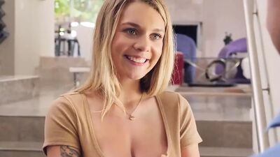 Massaggio, sborrata in faccia – la tettona Gabbie Carter dagli occhi castani viene scopata con forza a pecorina