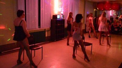 Stripplastik. Privater Tanz