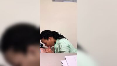 Blowjob, Sperma im Mund und Schlucken bei der Arbeit (ca)