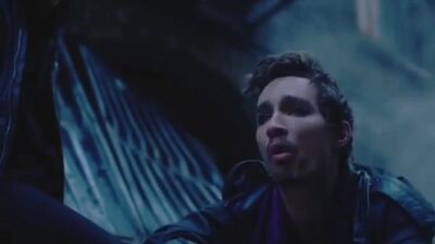 Klaus Hargreeves | Klaus Hargreeves / Accademia Umbrella | The Umbrella Academy