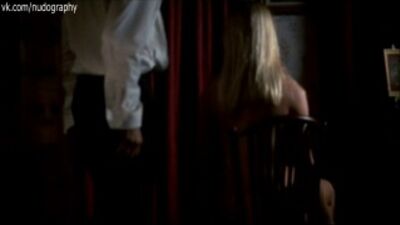 Jaime Pressly nue dans le film « Poison Ivy 3 : La nouvelle séduction » (Poison Ivy: The New Seduction, 1997, Kurt Voss)