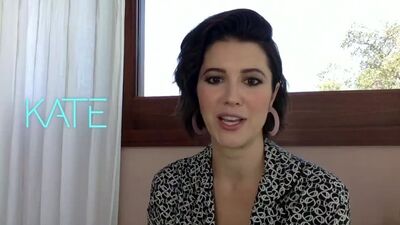 Entrevista com Mary Elizabeth Winstead e Miku Martineau: Kate