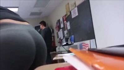 O rabo no dia-a-dia ((Bonito, escola, nada de pornografia, nada de sexo, nada de foda, rabo bonito, espreitei, cu, rabo, firme,