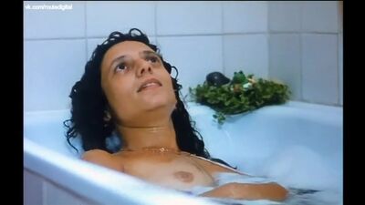 Adriana Altaras Nude – Tajemnica (1995) Obejrzyj online / Adriana Altaras – Tajemnica
