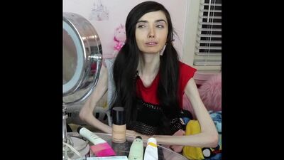 Eugenia Cooney, en realidad