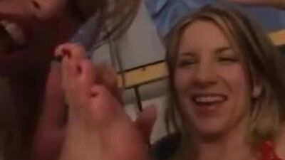 Ashley Fires ha una vera passione per i piedi