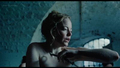 Emma Stone nuda - La favorita (2018) HD 1080p Guarda online / Emma Stone - La favorita